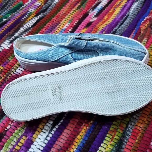 Madness Jr Denim Sneakers Size 3/4 - Picture 3 of 5